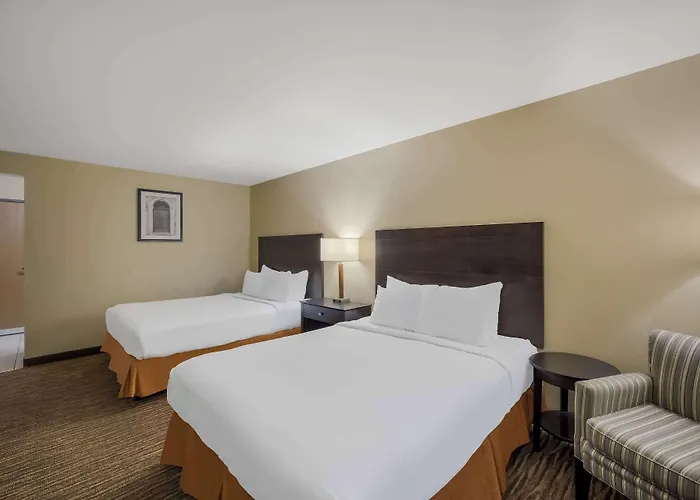 Western Gold Poppy Hotel 3*