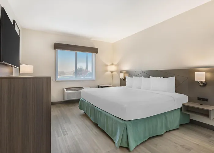 Hotel Western Gold Poppy